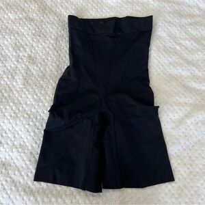 NWOT. Shaping shorts.